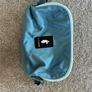 Cotopaxi blue makeup bag